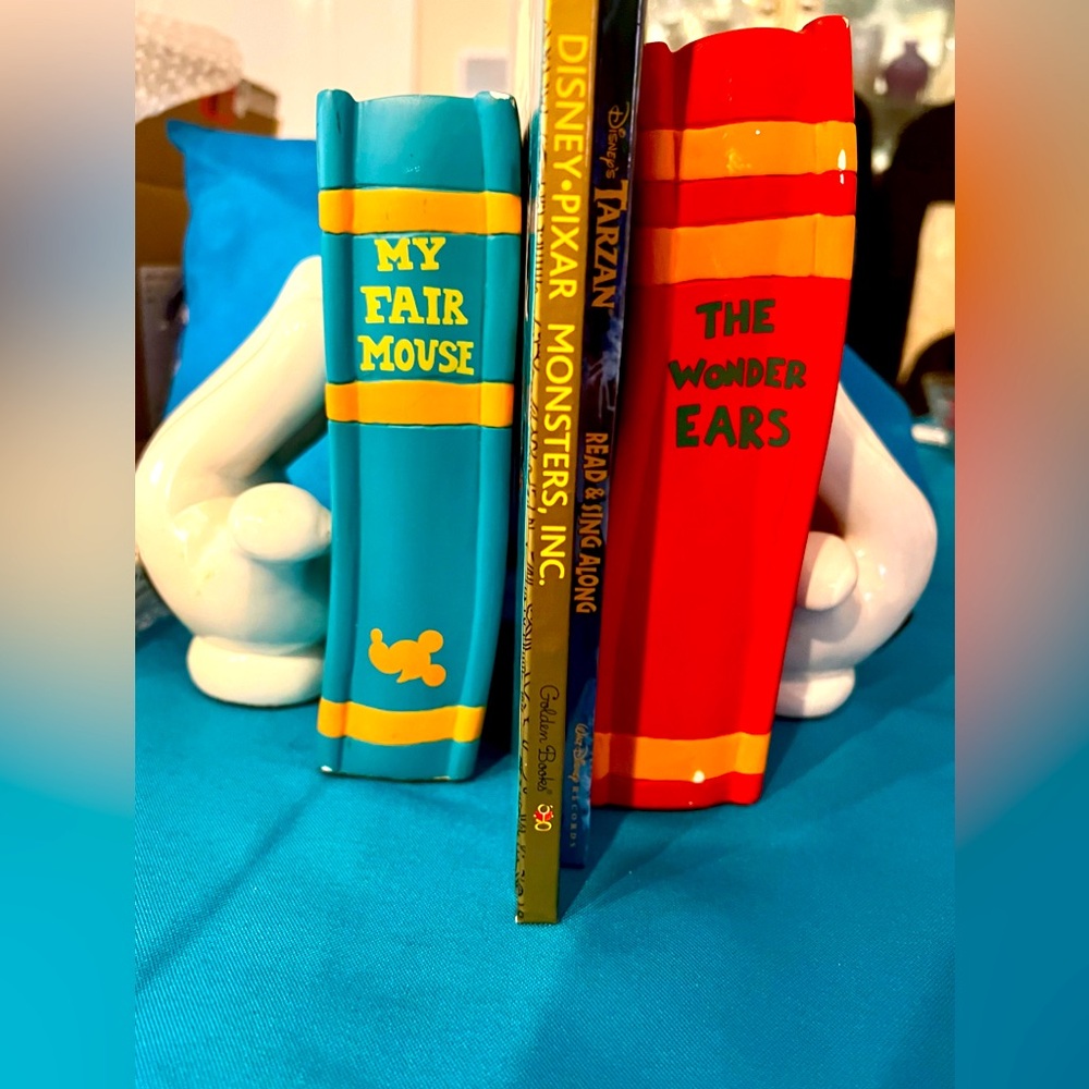 DISNEY Vintage Mickey Mouse Gloved Hands Children Bookends HOST PICK!❤️